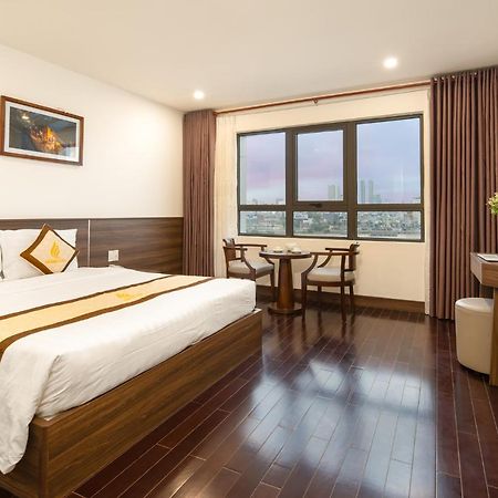 Hoang Linh Riverfront Hotel Дананг Екстериор снимка